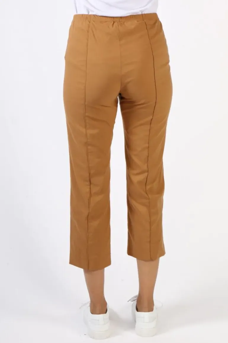 Acrobat 7/8 Pant In Toffee By Verge