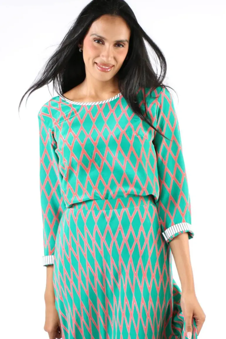 Anupamaa Harlequin Sarine Top In Green