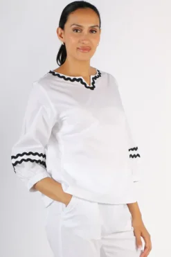 Bagruu Tara Top In White