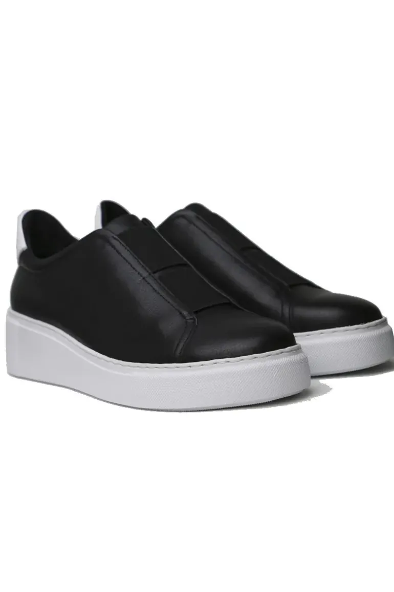 Django And Juliette Yales Sneaker In Black