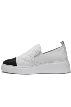 Django And Juliette Yuppy Sneaker In White