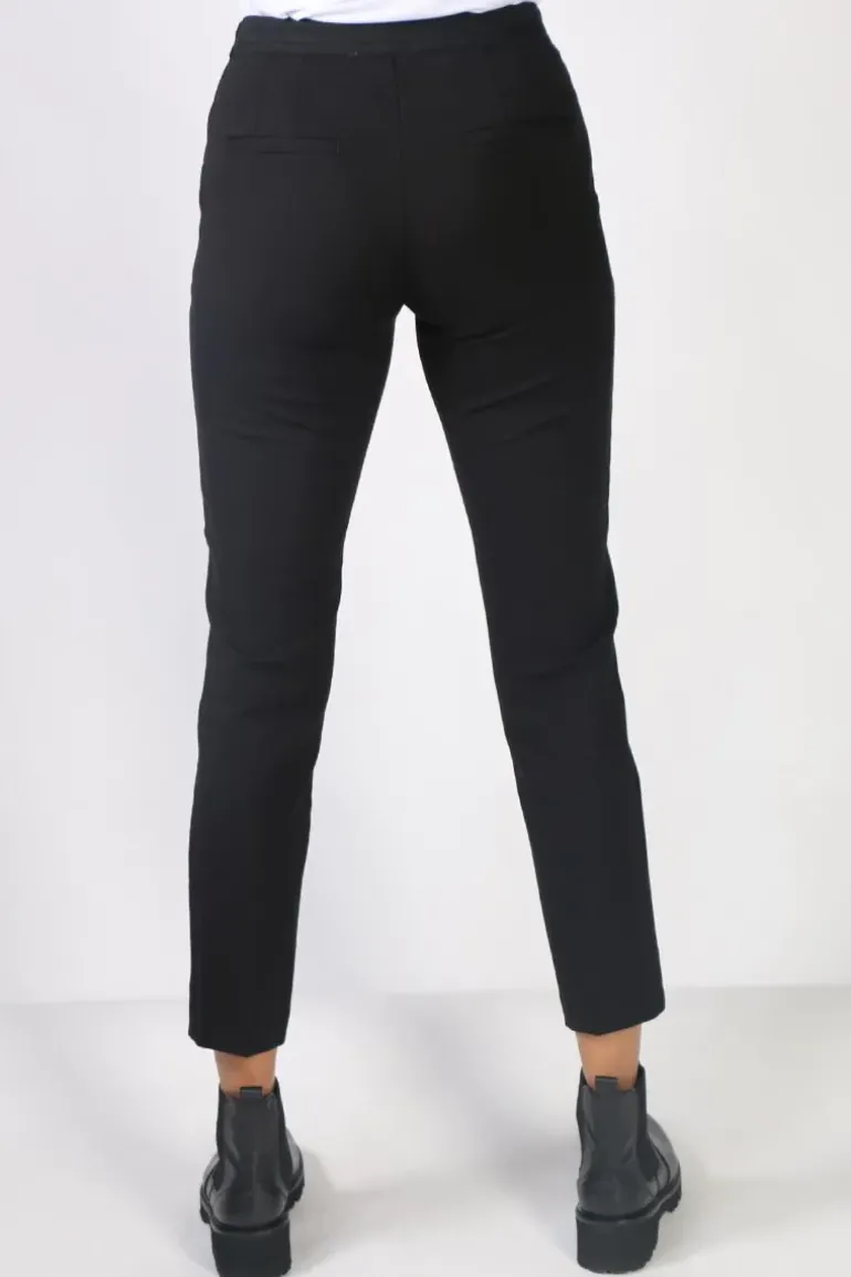 Foil Straight & Narrow Trouser In Black