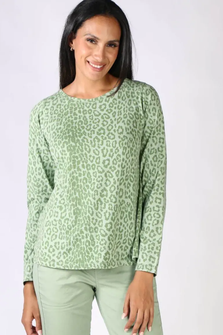 Funky Staff Dolly Leo Tee In Green