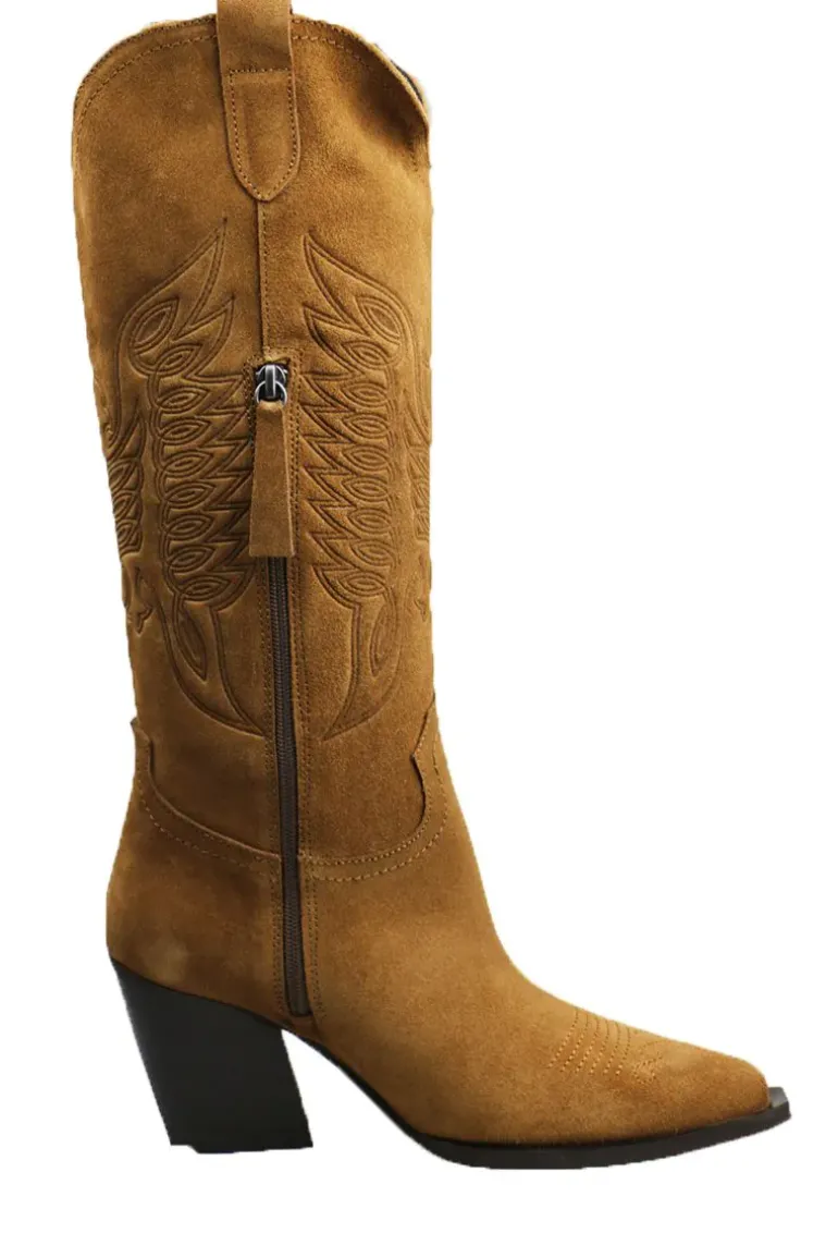 Given Cowboy Boots By Vienty In Tan