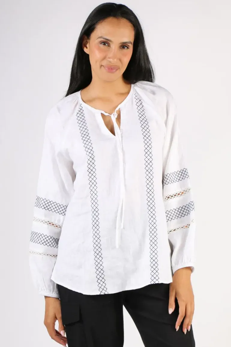 Hammock And Vine Trellis Top In White