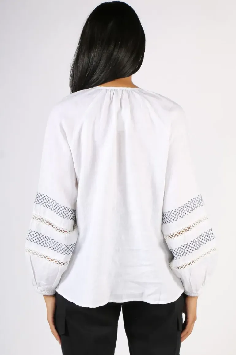 Hammock And Vine Trellis Top In White