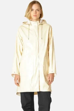 Ilse Jacobsen Long Classic Raincoat In Gloss Sand