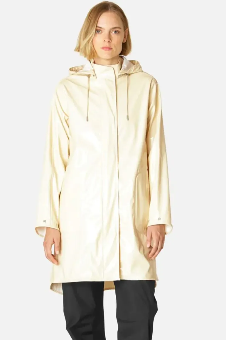 Ilse Jacobsen Long Classic Raincoat In Gloss Sand