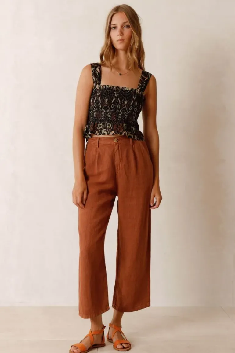Indi & Cold Elastic Crop Top In Black