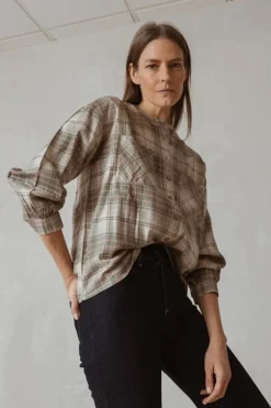 Indi & Cold Pixie Shirt In Beige