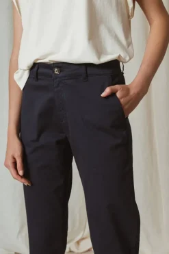 Indi & Cold Straight Chino In Navy