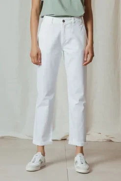 Indi & Cold Straight Classic Chino In White