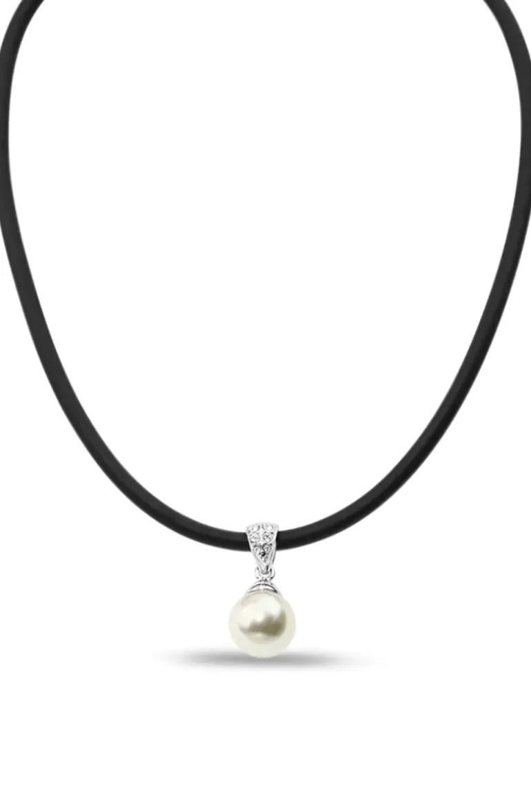 Jantan Pearl Pendant Necklace In Cream