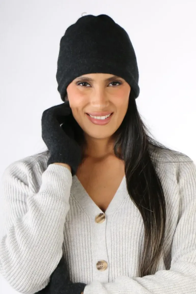 Kapeka Classic Beanie In Charcoal
