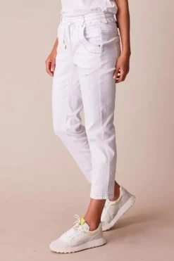 Lania Boyfriend Jean In White