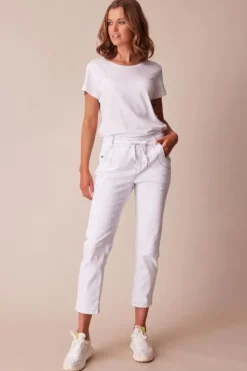 Lania Boyfriend Jean In White