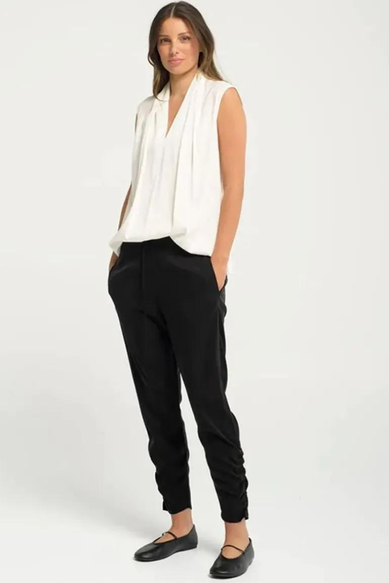 Lounge The Label Crozet Pant In Black