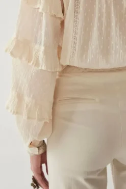 Maison Hotel Alberta Shirt In Bone