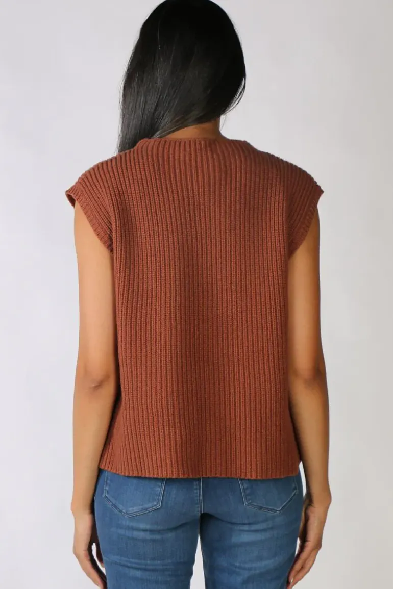 Marco Polo Fishermans Knit Vest In Tan