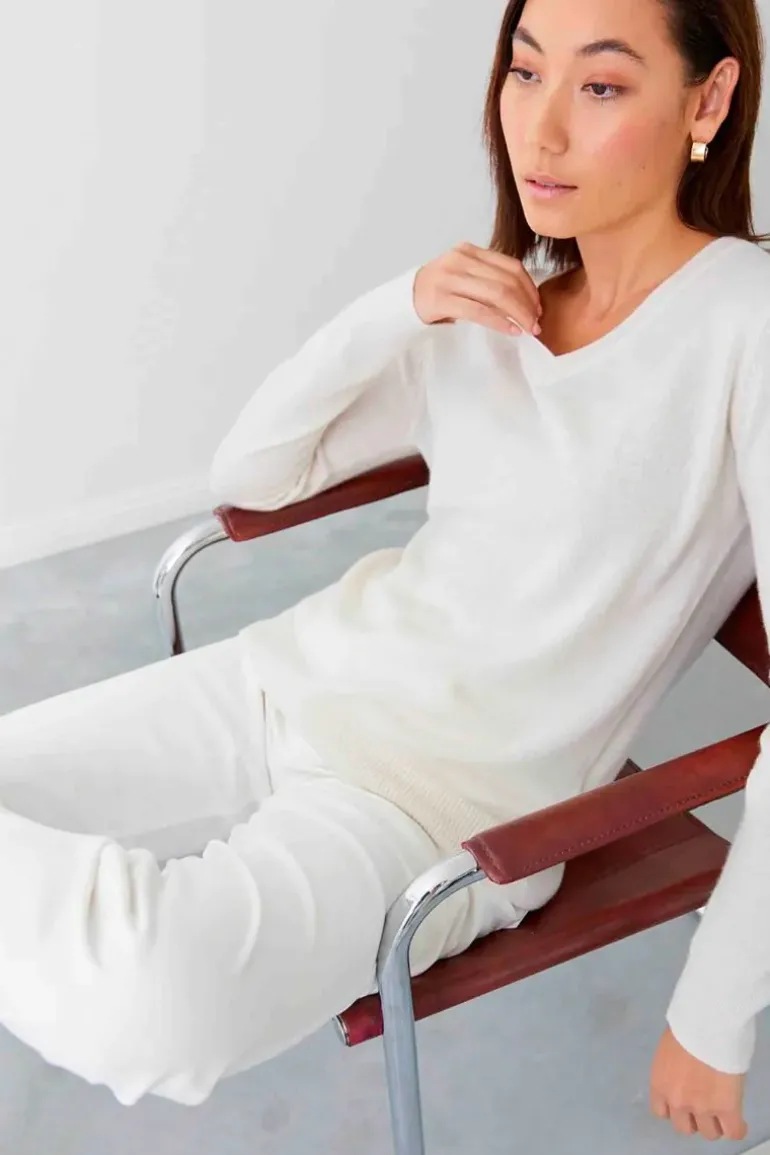 Mia Fratino Essential Slim Vee In Ivory
