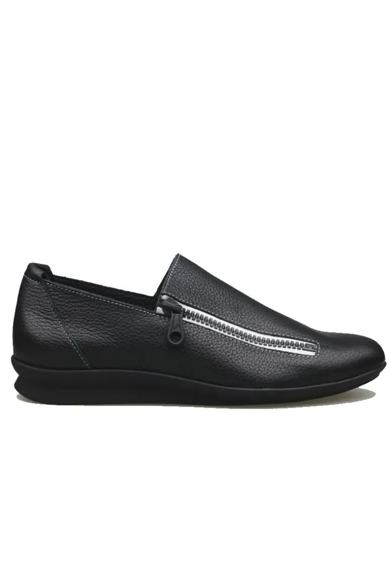 Nasari Flat By Arche In Black