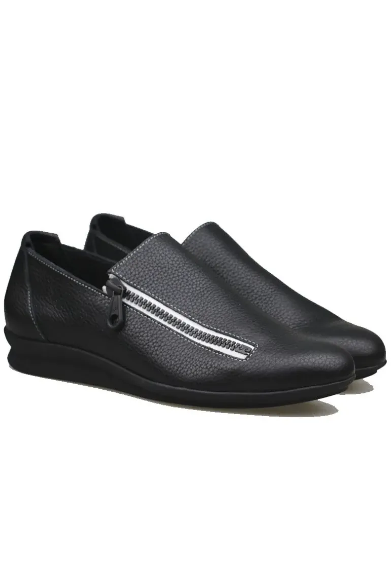 Nasari Flat By Arche In Black