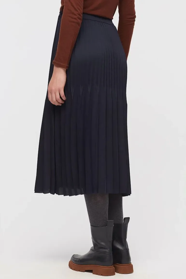 Nice Things Pleat Skirt In Navy