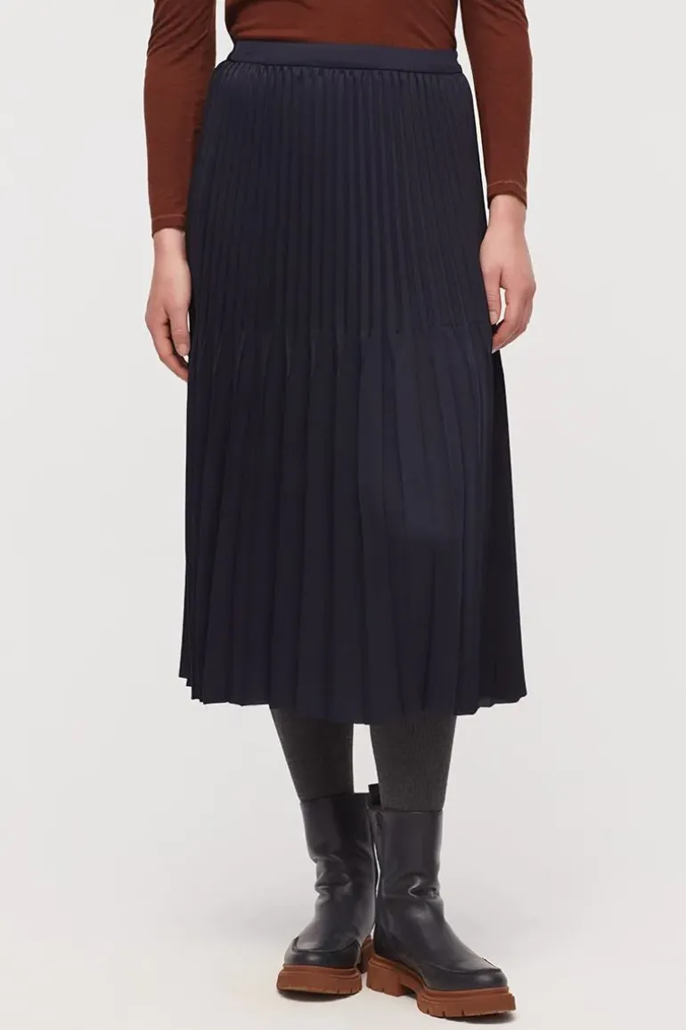 Nice Things Pleat Skirt In Navy