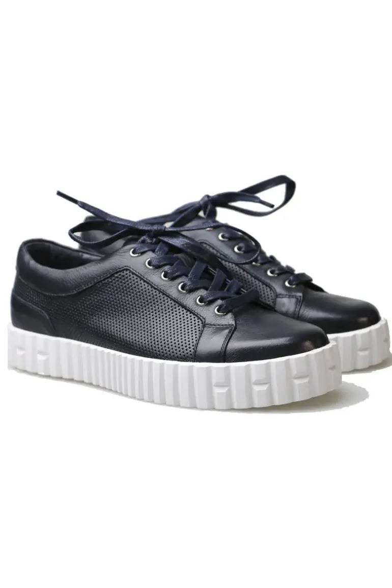 Osaac Sneaker By Django & Juliette In Navy