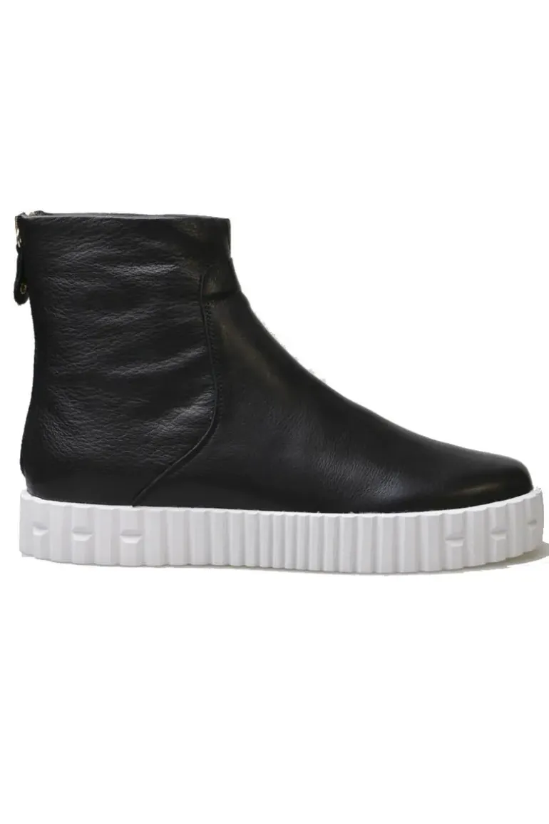 Osh Boot By Django & Juliette In Black And White
