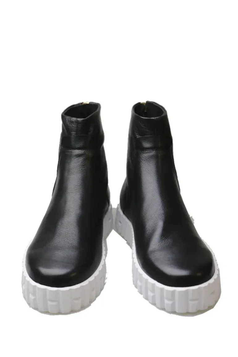Osh Boot By Django & Juliette In Black And White