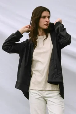 Paqme Crop Raincoat In Black