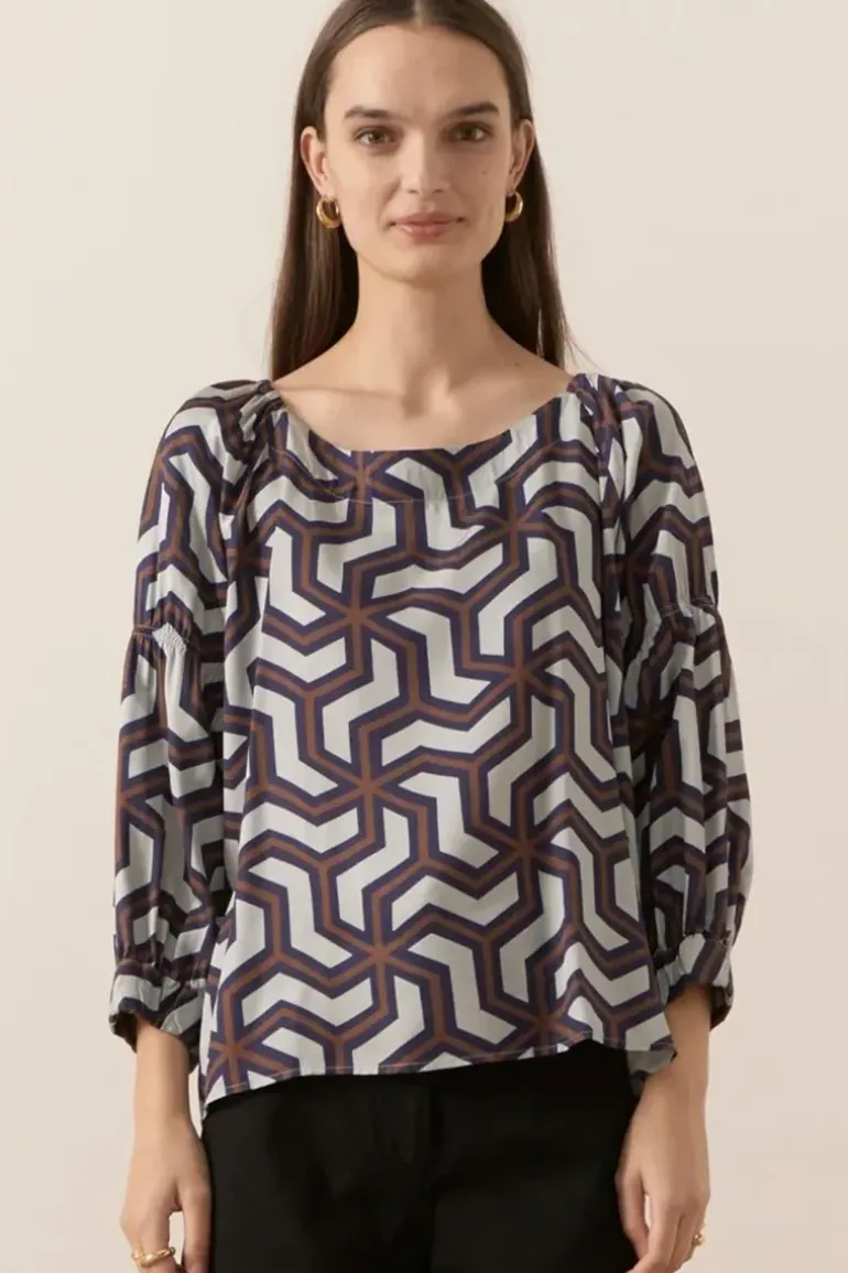 POL Kendal Geometric Top In Print