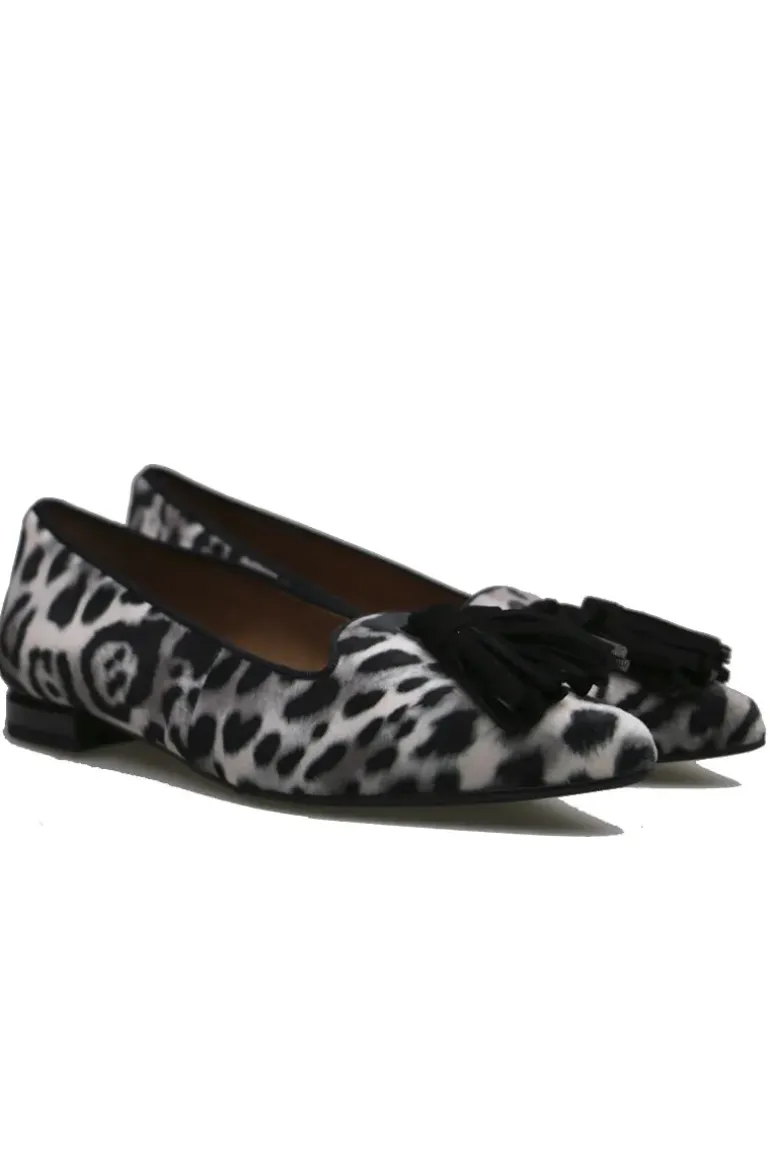 Quait Velvet Animal Flat