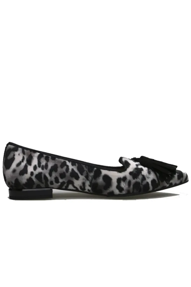 Quait Velvet Animal Flat