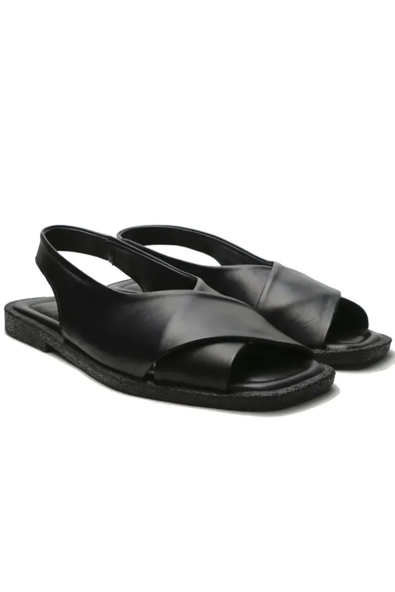 Sempre Di Crossover Sandal In Black