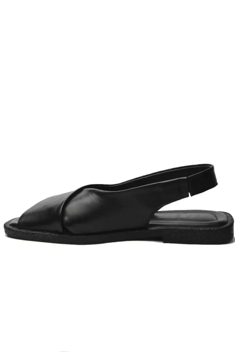 Sempre Di Crossover Sandal In Black