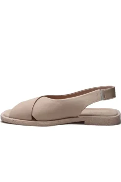 Sempre Di Crossover Sandal In Pink