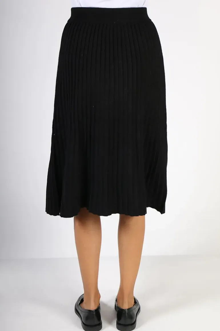 Spanner Pleated Skirt In Black