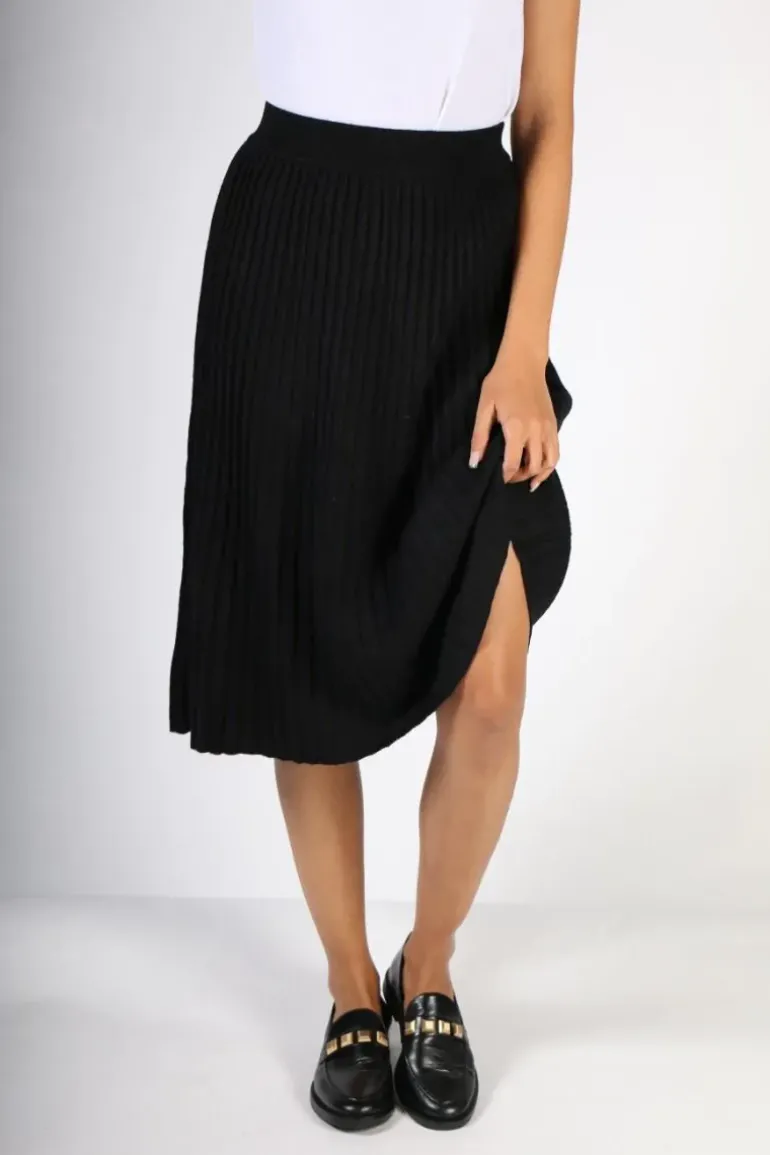 Spanner Pleated Skirt In Black