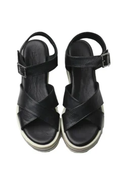 Thyme And Co Tinana Sandal In Black