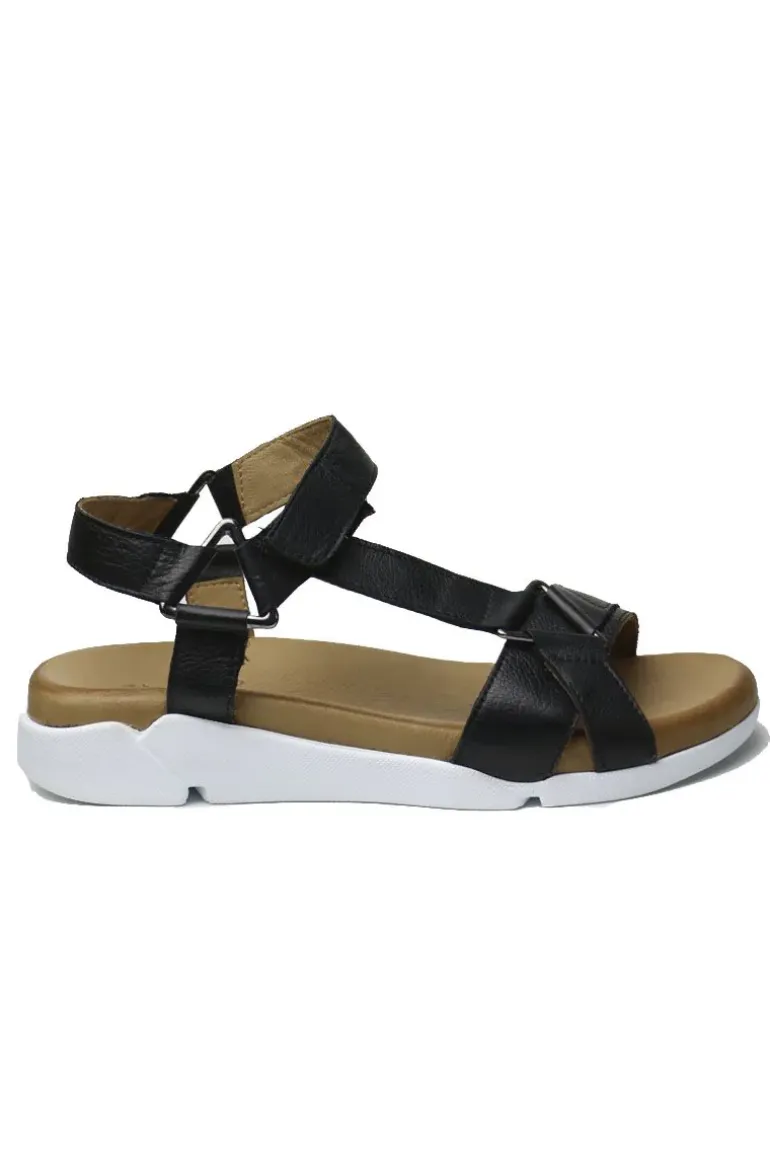 Thyme And Co Torque Sandal In Black