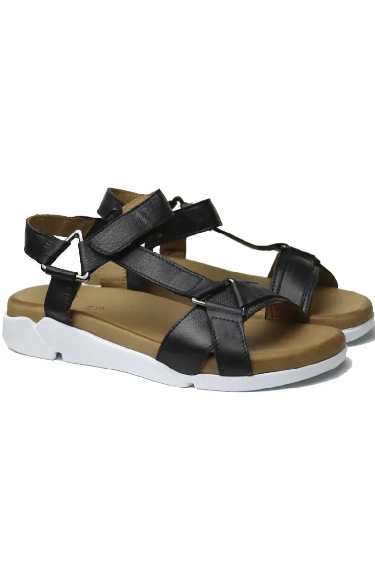 Thyme And Co Torque Sandal In Black