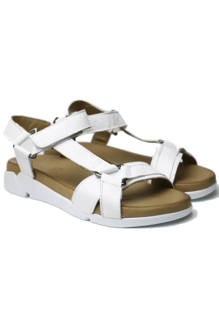 Thyme And Co Torque Sandal In White