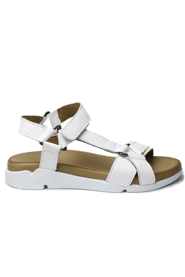 Thyme And Co Torque Sandal In White