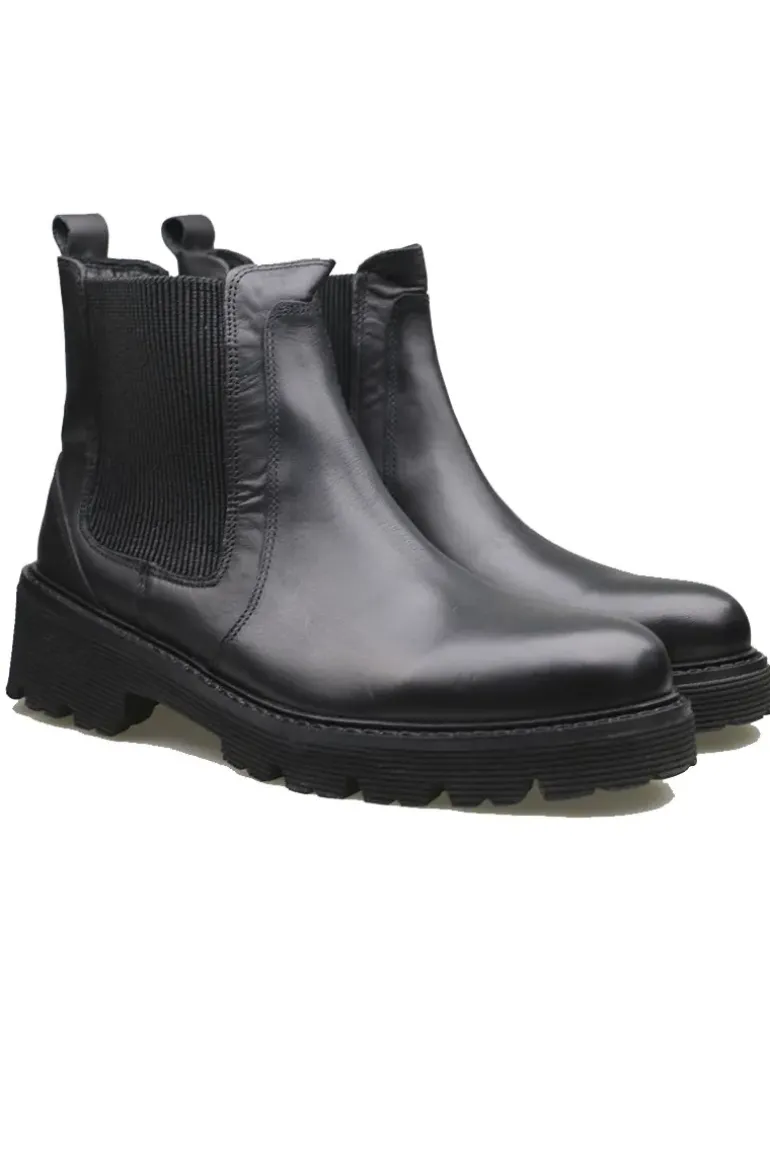 Track Sole Boot By Wave In Black