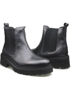 Track Sole Boot By Wave In Black