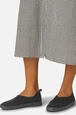 Tulip Flat Black Match Sole Flat By Ilse Jacobsen