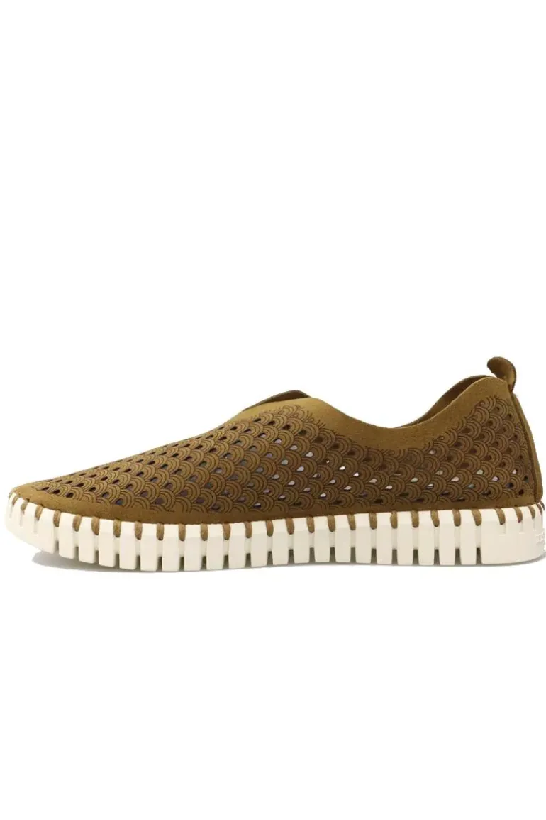 Tulip Flat By Ilse Jacobsen In Cashew