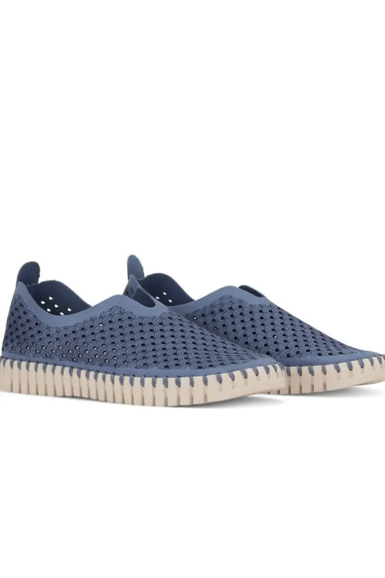 Tulip Flat By Ilse Jacobsen In Regatta